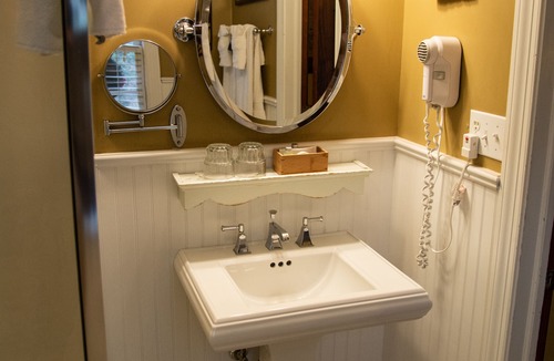 Williamsburg Bed & Breakfast | Williamsburg Sampler B & B