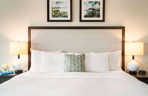Downtown Wilmington Hotel | Wilmington Riverfront Stay + On-site Dining & Pool
