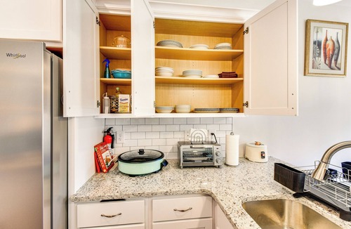 Lula House | Work, Explore & Relax: Modern Townhome in Lula!