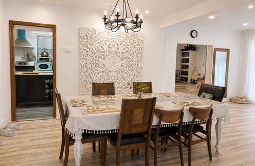 Ridgefield House | World Cup Stay 15 Min to Stadium Home 3PC, PS5, 82” TV BBQ 3BR + Studio=Sleeps 7
