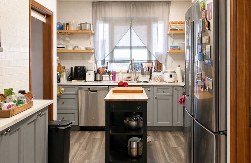 Ridgefield House | World Cup Stay 15 Min to Stadium Home 3PC, PS5, 82” TV BBQ 3BR + Studio=Sleeps 7