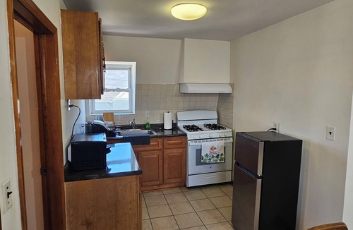 Harrison Apartment | World Cup - Walk to PATH Easy NYC & MetLife Access Parking