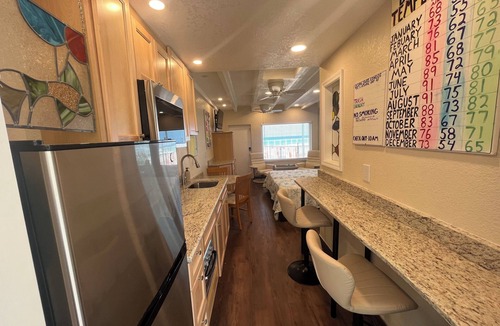 South Peninsula Historic District Condo | WOW BEACH FRONT Ground Level