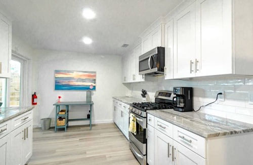 Golden Beach Estates House | Wow! Beachside Glam 3br wPool, Walk to Park, Beach