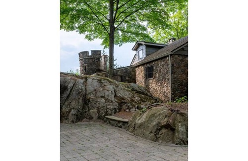 Greenwood Lake House | Your lakefront castle awaits you …