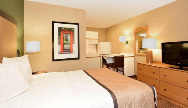 1 King Bed | Suite, Nsmk, Kitchen, Sofa-Bed