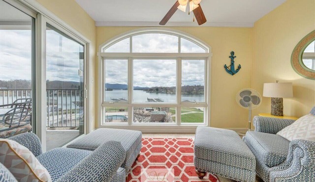#122 Pointe - 3 Bedroom Lakefront Condo at Mariners SML