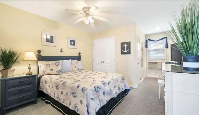1BR Ocean Block Condo – 140’ from the Beach