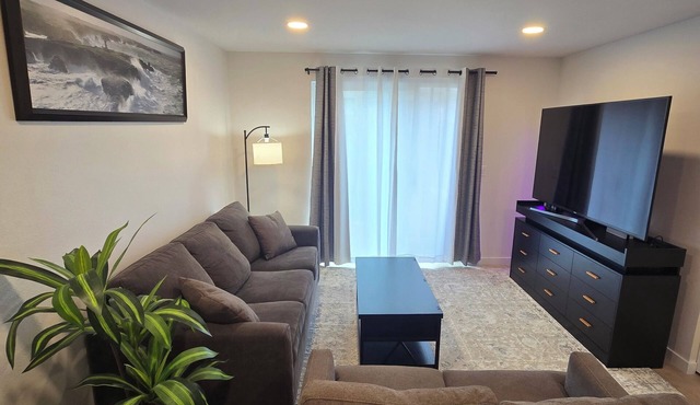 2 BR/Modern & Bright/Near Downtown Bellingham