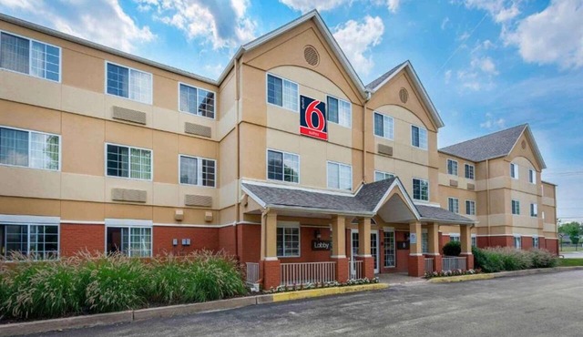 2 Full Beds | Non-Smoking, Kitchen