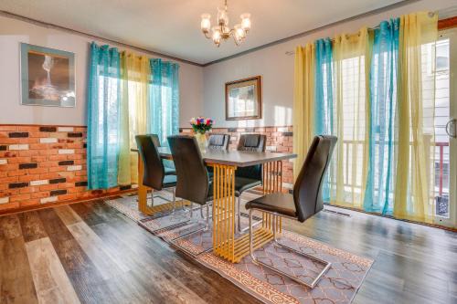 2 Mi to Dtwn St Paul: Home w/Private Deck & Yard!
