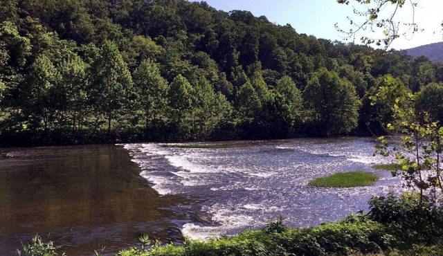 200-Acre Shenandoah River Retreat 1-Mile River Kayaks Stunning Views