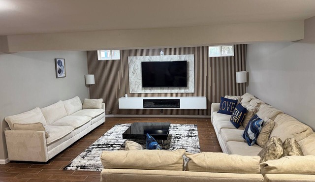 2bedroom basement Modern 2BR 2BA Near DC Modern 2BR Private Entry