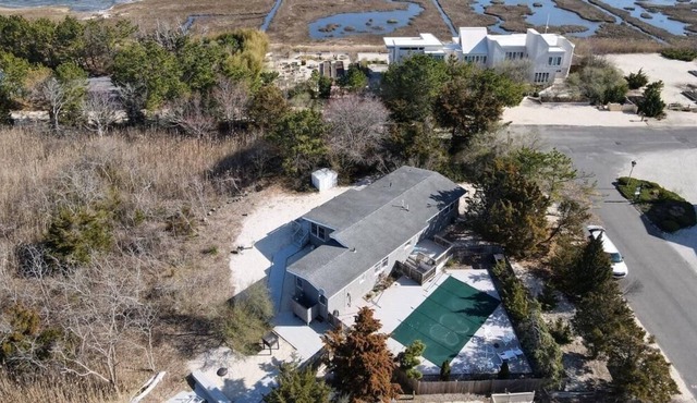 4 bedroom accommodation in Loveladies