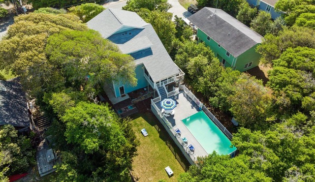 5+4 Heated Pool Home, Steps from Beach, Bonus Ground Floor Apartment