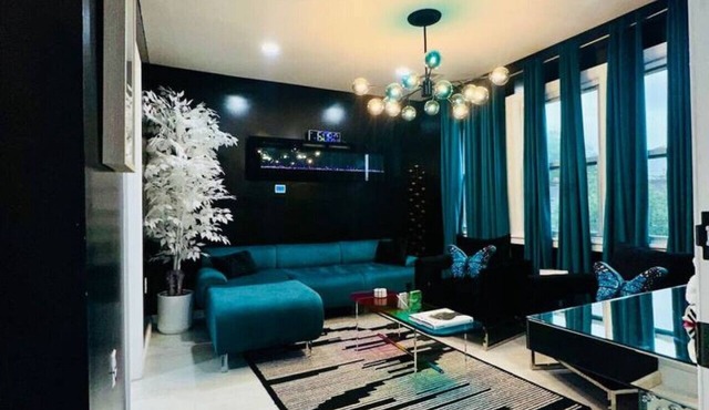 7 Large Bedrooms | Secure Parking | Newark Airport