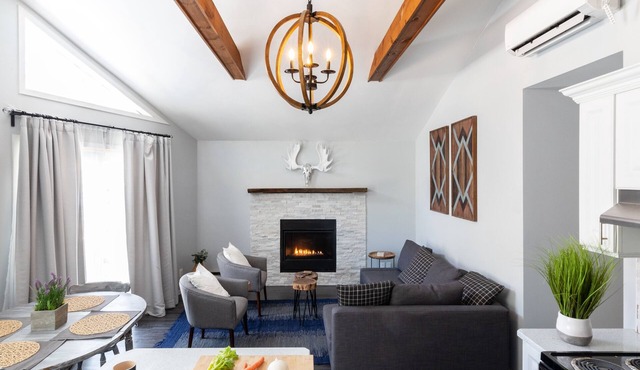 A Poconos Getaway with INDOOR HOT TUB!
