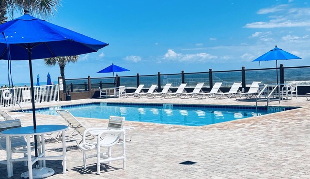 Beach DAZE Hideaway : Modern Studio Condo near The Beach