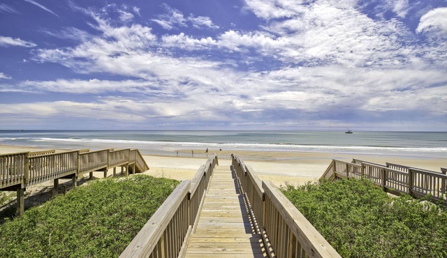 Beach Front Paradise-Book your Fall/Winter Weekend Get Away-Filling up fast!