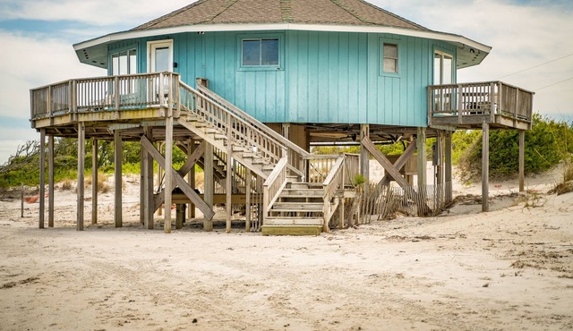 BEACH HOUSE -- Tranquilly - Privacy in a Round House!