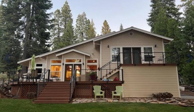 Beautiful Lake Front Home on Lake Almanor.