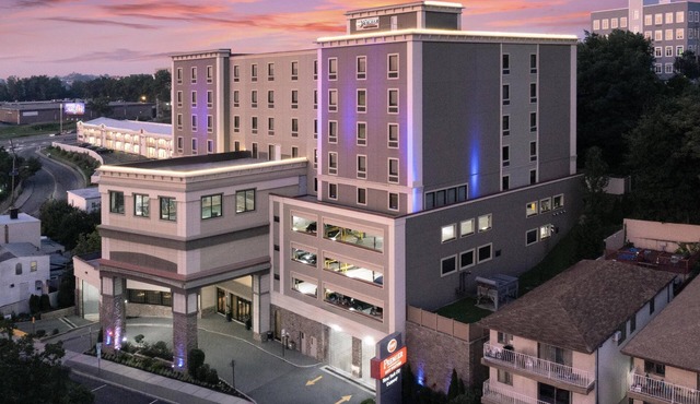 Best Western Premier NYC Gateway Hotel