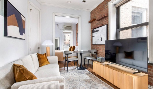 Blueground | West Village, terrace, nr Hudson River Park