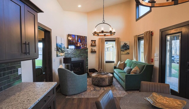 Cabin 1 One Bed Modern Luxury w Hot Tub