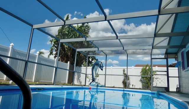 Callie’s Villa: Private Saltwater Pool Oasis. 2BR-2BA : Sleeps 6