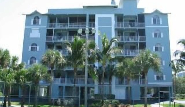 Captains Bay Beach Condo 3BR/2BA: 2026/2027 Season!