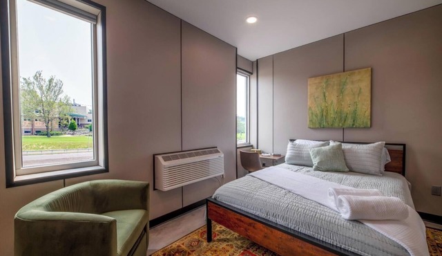 Cedar Loft 1BR - Steps to BU