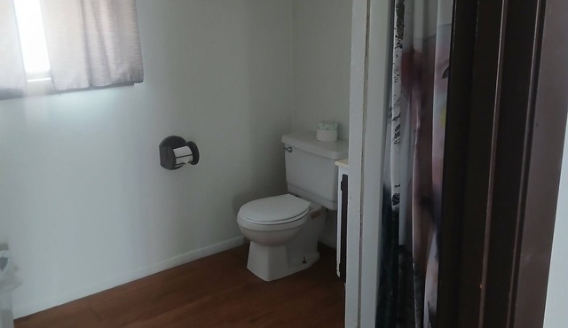 Charming 1-bedroom hotel with AC, WiFi in delightful Mayo