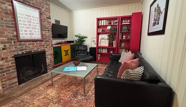 Charming 2BR apt feet from UNC-Chapel Hill, Dean Dome, and NC Botanical Garden