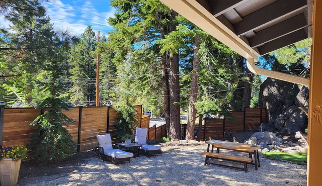 Charming 3-bd home w/skiing, hiking, downtown activities close by. Pets ok