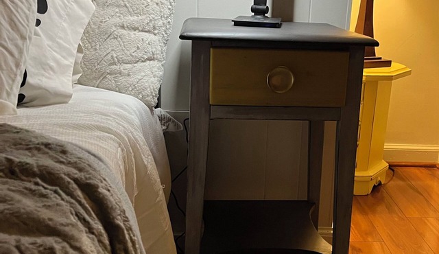 Charming house in welcoming Bethlehem with AC, WiFi, hot tub, cold plunge pod.