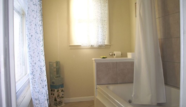 Charming Seaside Park 3-bedroom cottage 1/2 Block From Beach - 21 L Street