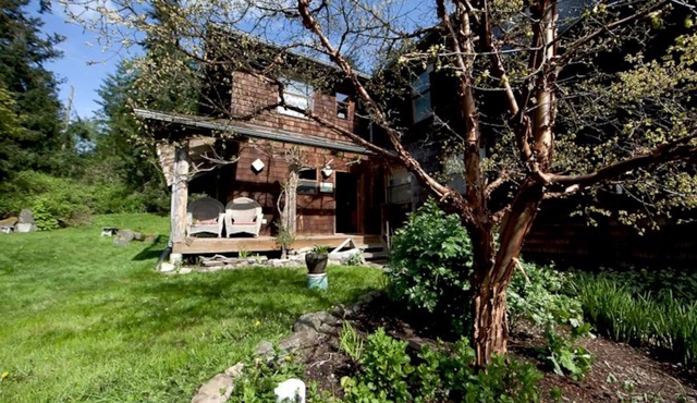 Charming Suite Rental with Deluxe Kitchen on Family Farm on Lummi Island