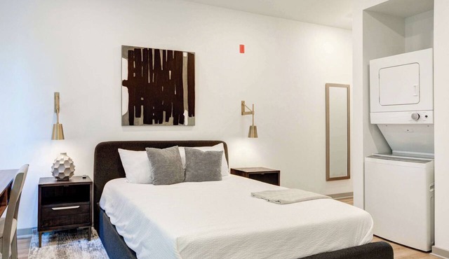 Chic Urban Studio near Drexel & UPenn