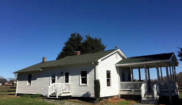Classic Cottage Rental on Huge Horse and Cattle Farm near Charlottesville