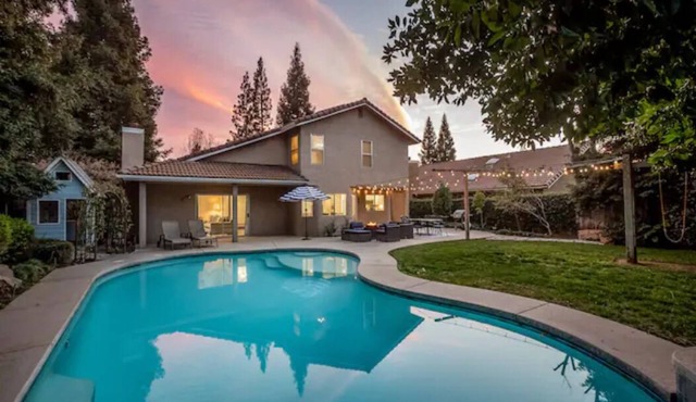 Clovis House, Pool, Fire Pit, BBQ, Playhouse, 3/2.5