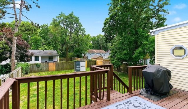 Coastal Getaway Near Leonardo Beach & Ferry
