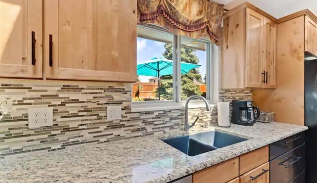 Comfortable & Inviting Family Home - Sleeps 10