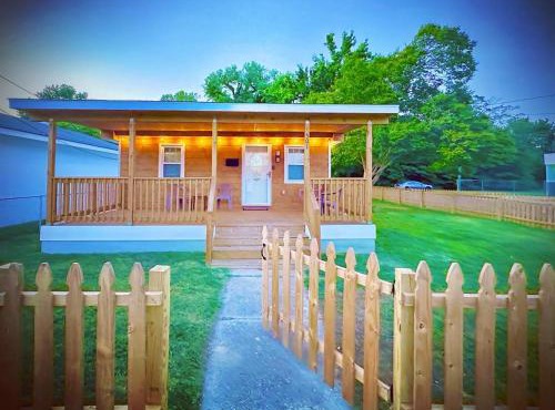Cottage in Heart of Colonial Beach, 7 Mins Walk to the Beach
