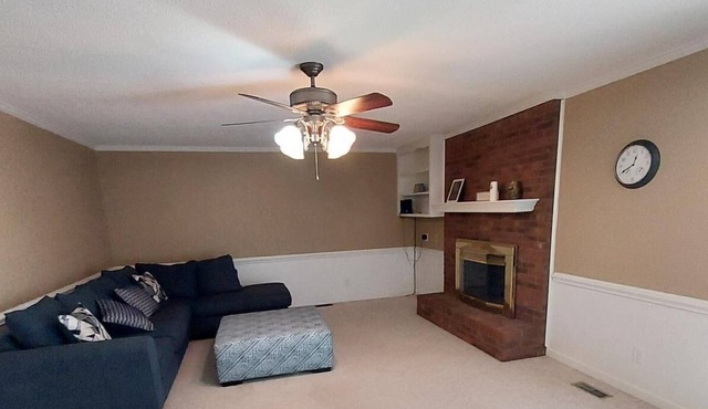 Cozy 3 bedroom House in nice quiet neighborhood