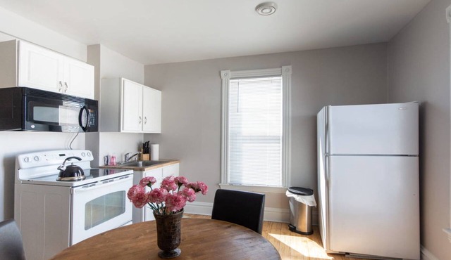 Cozy & Private Apartment w/Laundry, Smart TV