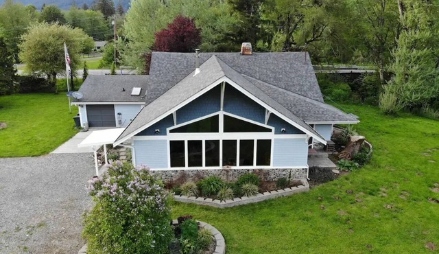 Darrington Majestic White Horse Mountain Home