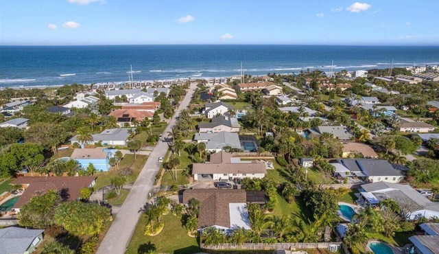 Designers Luxury Beach House only 30 steps to sandy toes 🌊🏖️