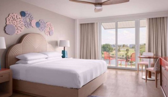 Direct Golf Course Access | Outdoor Pool & Gym