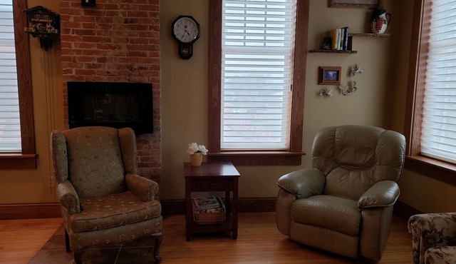 Downtown Chatfield-Lovely 2nd Fl Loft (2 Bdrm/1 bath) w/Private Deck
