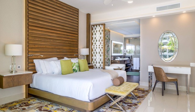 Elegant 2 Bedroom Suite with Luxury Amenities in Cancún
